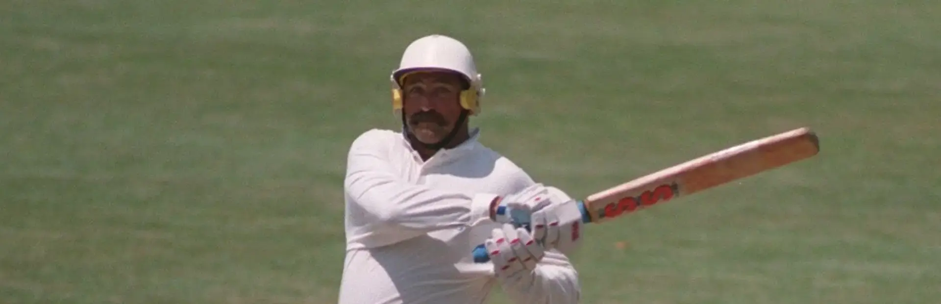 Graham Gooch World Class Cricket background